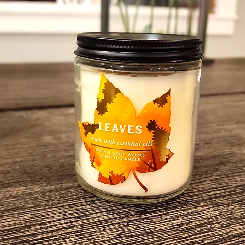 🌟NWT🌟BBW Leaves Single Wick Candle 7oz